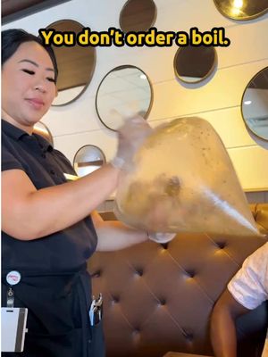 When your boil gets more attention than you. And you’re not even mad about it. #seafoodboil #seafoodlover #seafoodmukbang 
