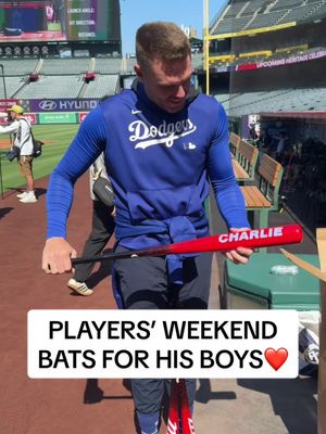 For his boys🥹  #MLB #baseball #playersweekend #dodgers #freeman 