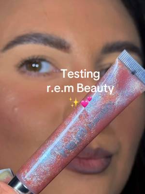 trying my first @Rem Beauty lipgloss I am now obsessed x #rembeauty #rembeautybyarianagrande #testingproducts 