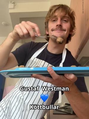 Tallriken du inte visste du behövde. 😭💙 Håll utkik efter resten av kollektionen som vi släpper i höst tillsammans med @gustafwestman. 👀 #IKEA #IKEASverige #IKEAxGustafWestman #köttbulletallrik #köttbullar #fördig #IKEAfinds‌