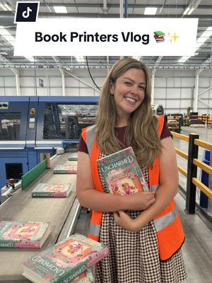 A core memory 💚🩷✨  @Pan Macmillan UK @CPI Books UK  #authorsoftiktok #BookTok #writertok #dayinmylife #bookish 