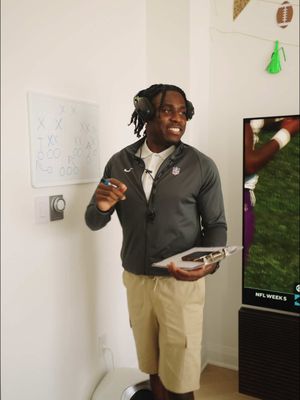 Rise n shine! It’s NFL Fantasy time 🏈🤩 @NFL Canada #nflfootball #nflcanada #nflfantasy #ad #sponsored 