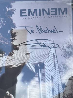 Artist: Eminem Title : Marshall Mathers LP Year: 2008 Label : Aftermath / Web / Interscope  Media : signed by Eminem / Open d Vinyl  . . . . #eminem #marshallmathers #slimshady  #music #cd                     