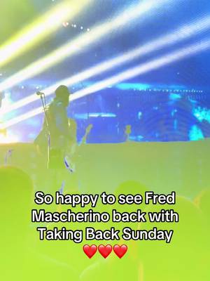 Fred Mascherino is back with Taking Back Sunday, and it warms my heart ❤️❤️❤️ #takingbacksunday #minneapolis #adecadeundertheinfluence 