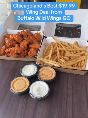 I've been seeing Buffalo Wild Wings GO around Chicagoland and just found this amazing deal: $19.99 for 20 wings, a large fry, and 4 dips. Try it for yourself before the deal ends! @Buffalo Wild Wings #BuffaloWildWingsPartner