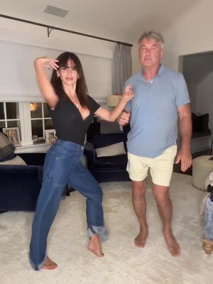 Maybe one day I’ll be good enough to master Alec’s bunny hop 🐰 #dance #hilariabaldwin #alecbaldwin #funny #jive  