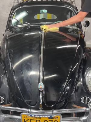 Swipe your finger over the freshly applied wax. If it swipes clear, it's ready to wipe off. If it streaks, let it cure just a bit longer. In the bay with @og_1956vw & his '56 Oval with 38K! #meguiars #vw #vwbeetle #ovalwindow