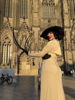 Darling - I’m home 😌 #ladydimitrescu #residentevil #re8 #residentevilvillage #colognecathedral 
