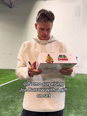 we think he likes it 💯 @Joe Burrow @Nemo #joeburrow #joeyb #football #sports #fyp 