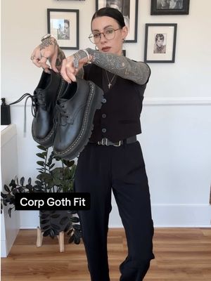One last Summer Corp Goth fit before we wait for our fave Fall layered fits 👏🏻 Pants Ruti On the Loose Work Pants (aff code JESSICAH15 for discount on Ruti.com) Vest thrifted MNG Belt Baby Turns Blue Shoes @Bohema Clothing  #corporategoth #corporategothoutfits #darkaesthetic #whatiwore 