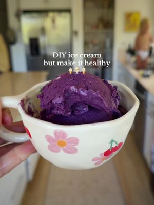Healthy ice cream experimentation let’s goooo 🍦✨Are you team fruity or PB caramel? Fro-yo or ice cream? 🤤👅I’ve been having so much fun in the kitchen whipping up dairy-free, sugar-free, protein-packed ice creams that taste just like the real thing 🙌. From rich + creamy to light + refreshing, we’ve got it all. 👉 Drop ‘ice cream’ in the comments if you want some recipes! And tell me your favorite flavor so I can try making it this week 💖.