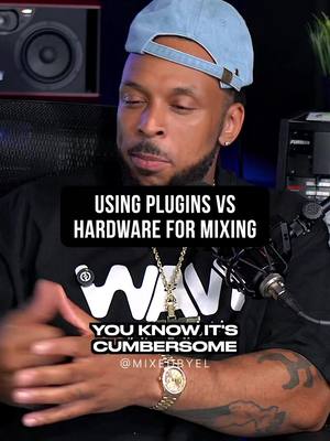 Using plugins vs analog for mixing 🤔 #musicproduction #recordingstudio #homestudio #audioengineer #mixingengineer