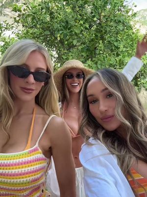 Arienzo beach club ready 🧡🍊@Enrita Rutkauskaite @Alissa 