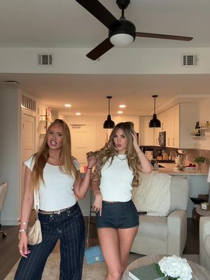 Plain white tee ftw 😼 @annalise irwin #nashville #OOTD #BestFriends 
