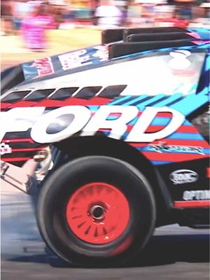 You’ll want to turn the volume up for this. 🔊🔥 *Closed course. Professional driver. Do not attempt. #Ford #FordSuperTruck #GoodwoodFOS #FordPerformance 