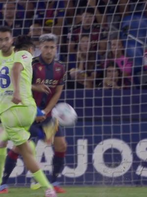 PEDRI POTTER. 👓🎯 #VUELVELALIGA #LALIGAHighlights #LALIGAEASPORTS #LevanteUDBarça #DeportesEnTikTok 