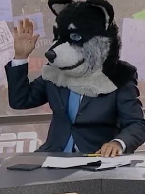 Thanks for always sticking with the Dawgs Coach Corso 💜 #leecorso #collegegameday #gohuskies 