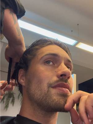 3 dingen die je tegen je kapper kan zeggen ✂️👍🏽 #kapper #haar #folkertslump #broekentip #voorjou 
