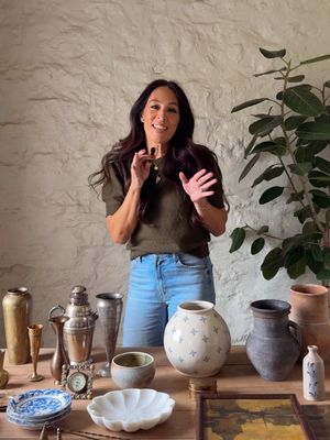 “I keep thinking I’m going to get tired of scallops. It’s only getting worse.” –@Joanna Gaines, sharing her favorite accessories on set. And you know what? Same. #joannagainesxloloi @magnolia 