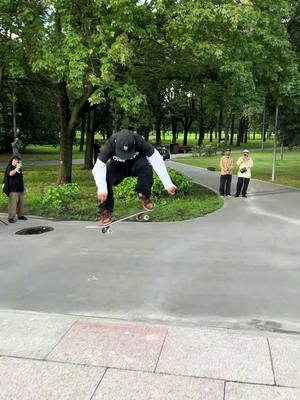 had no internet in Russia so couldnt post🤷‍♂️  #Skateboarding #russia #russiaskatespots #fyp #foryoupage 📲@xqvpx11 