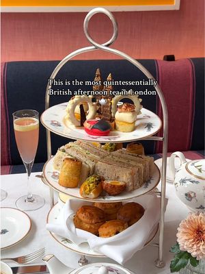 This is the perfect afternoon tea to try if you’re visiting London 💂🏻🫖🇬🇧 📌 Haymarket Hotel, London (ad on the other app) #london #afternoontea #hightea #londonafternoontea #teatime 