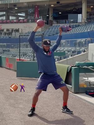 Get these guys on the gridiron asap 😂🕺  #CollegeFootball #kickoff #football #fantasyfootball 