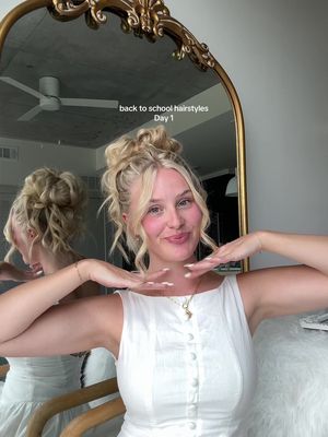 Messy & high is how I like my bun ✨ @Blake Brown #curlyhairstyles #bunhairstyles #updohairstyle #backtoschoolhairstyles 