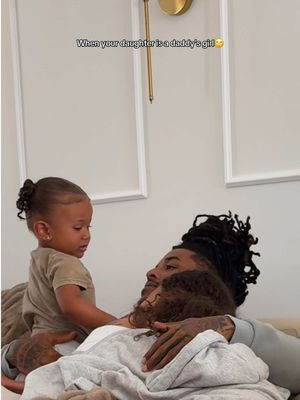 Can’t even cuddle with my own man in peace🥲 #babygirl #toddlersoftiktok #daddysgirl #agandana #family 