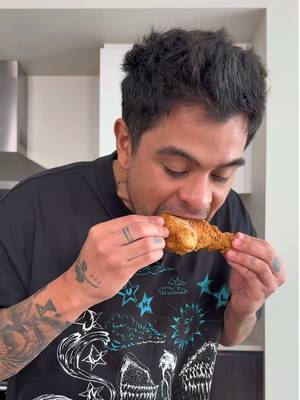 Snoop Doggs Fried Chicken Recipe #snoopdogg #friedchicken #Recipe #homemadefastfood #celebrity 