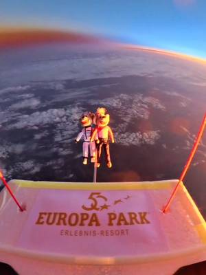 Ed & Edda are now astronauts! 🚀✨ Our mascots soared to an incredible 33 km above Earth in a stratospheric balloon flight - higher than ever before! 🌍🎈 After a breathtaking journey of nearly 3 hours, they landed safely back on Earth. Would you dare to join them on such an adventure? 👀 #EuropaPark50 #EdandEdda