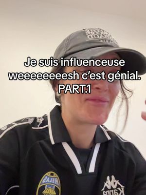 Je suis influenceuse weeeeesh @lululemon Merci Louise @Crocs @Versace MERCI @niceworkparisoff ❤️