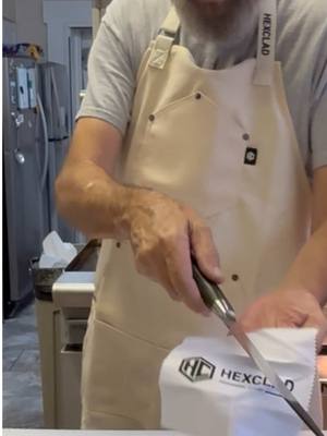 Busy back to school nights need quick, easy meals. @HexClad’s cookware makes pasta night a stress free win. #oldscoolkevmo #sororitychef #ad #hexclad 