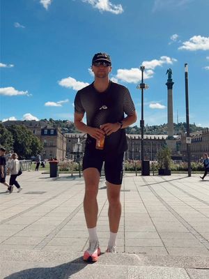 … no problem, happy to keep you guys posted 😂 hometown glory run 😤 19 miles at 7:04 mi pace through Stuttgart to wrap up the work week… besides the @Runna training I feel like the @Xendurance is already making me faster — of course could also be the @banditrunning getup that got me pushing that pace 🫡