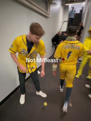 No way he just aura farmed @MrBeast 🥀 ##mrbeast #speed #savannahbananas #mrbeastfans 