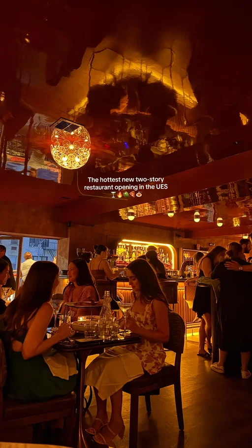 The Upper East Side has been getting a lot of new buzzy spots and @café maud / The Domino Room has officially entered the chat with their 2nd location👏🍸 #uppereastside #uppereastsidenyc #cafemaud #nycrestaurants #nycfood 