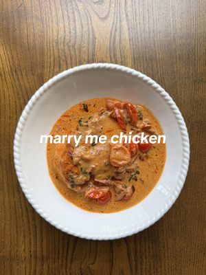 I would indeed, marry this chicken. This is @Waitrose & Partners deliciously creamy & rich Marry Me Chicken. a one-pan wonder that’s perfect for hosting and still one of the tastiest ways to enjoy chicken on this planet. An absolute crowd-pleaser every time! #ad