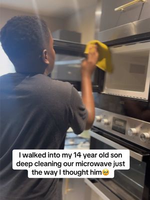 I walked into my 14 year old son deep cleaning our microwave just the way I taught him🥹 Continuing planting that seed, they are definitely learning #creatorsearchinsights #cleanwithme #microwavedeepclean #cleaningwithkids #cleaningtiktok 