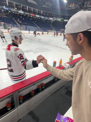 Flo coming in clutch with the sweet treats during warmies 😤 #NiagaraIceDogs #OHL #HockeyTikToks #EthanCzata 