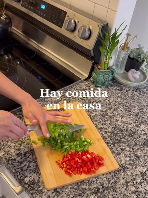 Recipe ⬇️🇨🇺 1 lb ground turkey 1 green pepper 1 red pepper ½ onion 3–4 garlic cloves 1 cup tomato sauce ½ cup water ¼ cup white wine vinegar 2 tbsp tomato paste 1 bay leaf 1 tsp cumin 1 tsp oregano 1 tsp adobo (or to taste) ½ tsp garlic powder Salt and pepper, to taste In a large pan over medium heat, add the onion, green pepper, and red pepper, and sauté for 3–4 minutes until softened. Stir in the minced garlic, then add the ground turkey and cook until browned, about 5–7 minutes. Season with adobo, cumin, oregano, garlic powder, salt, and pepper, and mix well. Stir in the tomato paste, tomato sauce, water, and white wine vinegar, then add the bay leaf and bring everything to a simmer. Lower the heat and let it cook uncovered for 15–20 minutes. Taste and adjust the seasoning if needed. • • • • #latinacontentcreator #cuban #cubancuisine #cubanosenusa #picadillo 