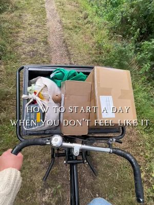 Starting a day can be tricky sometimes #getup #motivation #wellbeing #health #MentalHealth #depression #narrowboatlife #boatlife #riverlife #narrowboat #life #goodmrning #nature 