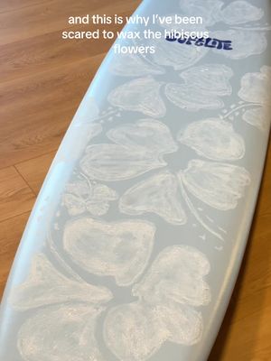 Sorry but drawing isn’t my forte… neither is waxing a surfboard #surfboard #waxingvideo #surfboardwax #surfergirl