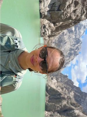 pov you make it to Kyrgyzstan ❤️🇰🇬 #hikinggirls #kyrgyzstan #hikingootd #hikingoutfit 