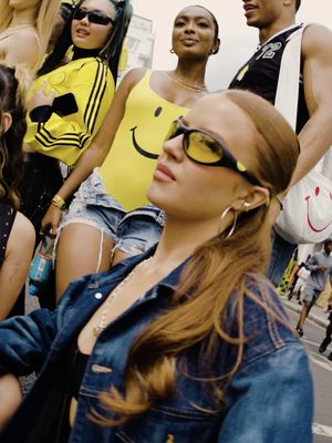 Good vibes, bright smiles, endless carnival 💛 🎉 @Jadybaby★ #smiley #houseofsmiley #nottinghillcarnival #carnival 