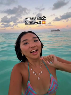 sunset dunk in Hawaii 🌅 #sunsetdunk #oceandunk #hawaiisunset #livinginhawaii #hawaiilife 