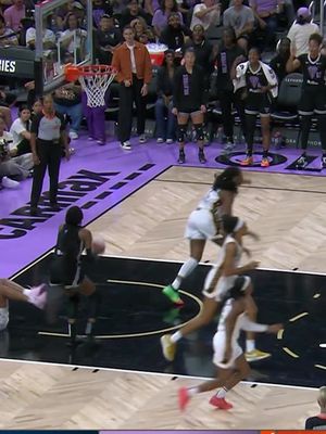 pump fake so good she got the whole team 😮‍💨 #funny #prank #WNBA 