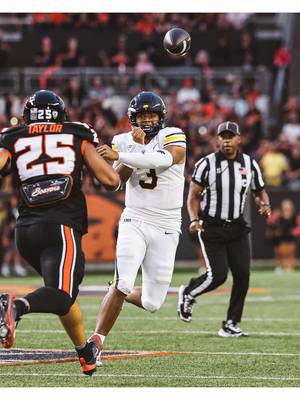 𝐁𝐞𝐚𝐫 𝐁𝐫𝐞𝐚𝐤𝐝𝐨𝐰𝐧: 𝐄𝐩.𝟏 🐻 Jaron-Keawe Sagapolutele  breaks down his first 𝐓𝐖𝐎 collegiate touchdowns 🤙