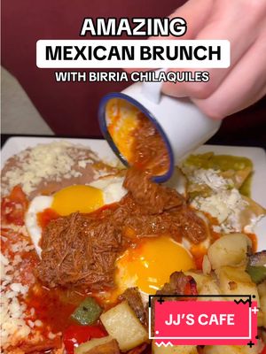 AMAZING LOCAL MEXICAN BRUNCH IN DALLAS WITH BIRRIA CHILAQUILES 🌮 #dallasfoodie #brunch #dallasbrunch #mexicanfood #dallasfood 