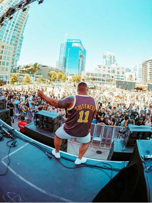 NEW WORD UNLOCKED: Energizerful 🥴🥴🤣🤣🔥🔥  Big mahalo to everyone showing love at our shows ❤️  Hittin the road w/ my toko @Joshtatofimusic this week! Which show you comin to?!  Wed, 9/3 - Portland, OR - @mmstage722  Thurs, 9/4 - San Jose, CA - @sanjosecpa  Fri, 9/5 - Mesa, AZ - @sheratonmesaaz  Tickets at joshtatofimusic.com See yall soon ❤️🤙🏾 #JohnnySuite #JoshTatofi #DateNightTour #PolynesianArtist #SamoanArtist   