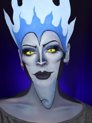 Day 22 - oh I love a good cosplay transformation! I had to reshare my Hades makeup look, it was such a fun one to shoot and create. I was super happy with how this video turned out! Who remembers this one from #SophieHannahWeen a few years ago?  Ib: @Ella Does Fx @cocobree @Faye Buchan  #MyTop31 #disneymakeup #hades #cosplaytransformation 