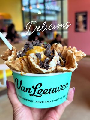 First look👀 🍦Van Leeuwen Ice Cream originally from New York is opening in Charlotte tomorrow, September 4th. This ice cream shop is located on Commonwealth Ave and is packing flavors into their freshly made waffle cones with passion. There are tons to choose from and many more toppings and add ons. Plus, a boat load of their flavors for sale in pints to take home. 💖My favorite part? Their VEGAN options are just as good as their traditional ice cream. I love a good fruit sorbet like the rest of y’all but sometimes I just NEED real ice cream flavor! With brownie And peanut butter! And toppings! ✨I highly recommend the Vegan Peanut Butter Brownie Honeycomb.  @vanleeuwenicecream @Van Leeuwen Ice Cream  #icecream #veganicecream #newicecreamshop #newtocharlotte #vanleeuwenicecream            